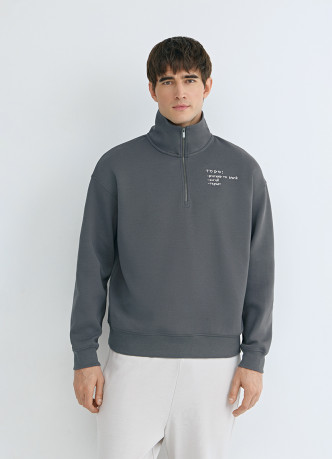 Толстовка с воротником-стойкой на молнии