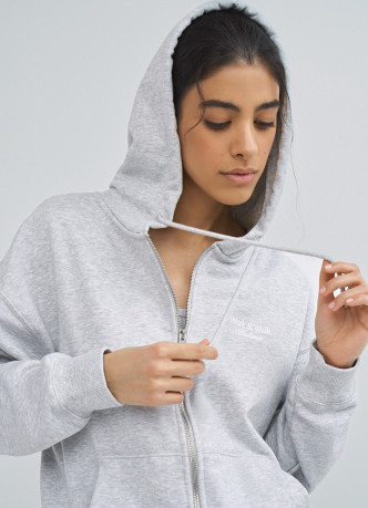 Толстовка на молнии с вышивкой