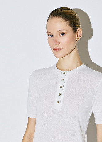 Футболка с вырезом "Хенли"