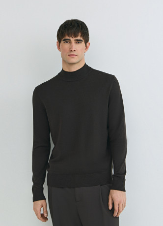 Базовый джемпер с воротником-стойкой