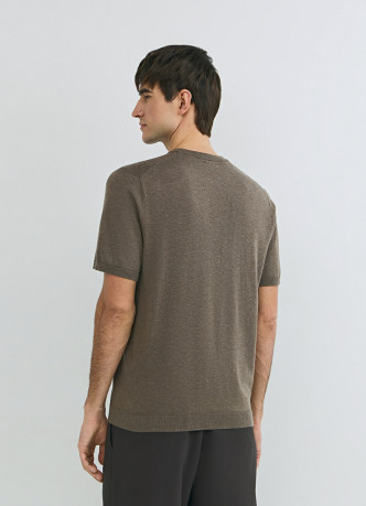 Вязаная футболка из пряжи