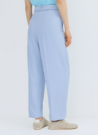 Зауженные брюки с поясом