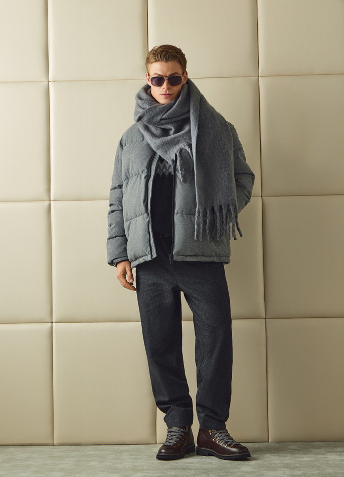 Утеплённая куртка с воротником-стойкой