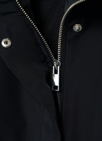 Лёгкая куртка с воротником-стойкой