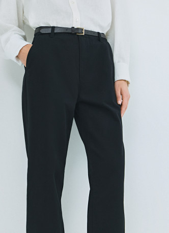 Чиносы с ремнём