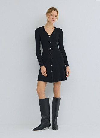 Вязаное платье мини