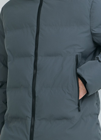 Утеплённая куртка с бесшовной технологией