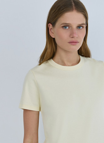 Базовая футболка из плотного хлопка