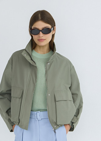 Лёгкая куртка с воротником-стойкой