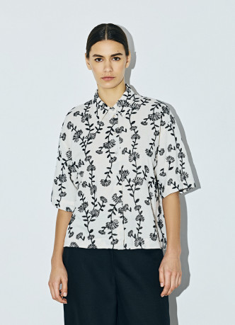 Рубашка с вышивкой