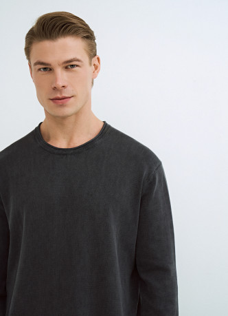 Джемпер с эффектом стирки