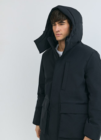 Утеплённая куртка с накладными карманами