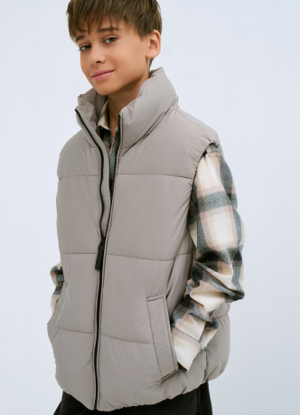 Утеплённый жилет для мальчиков