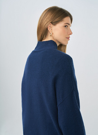 Свитер из мягкой пряжи с шерстью