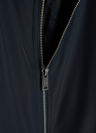 Утеплённый бомбер