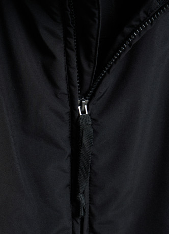 Утеплённая куртка с воротником-стойкой