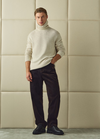 Свитер с содержанием шерсти