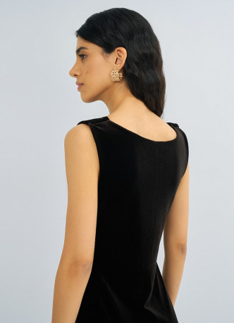 Бархатное платье с асимметричными лямками