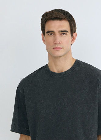 Базовая футболка с эффектом стирки