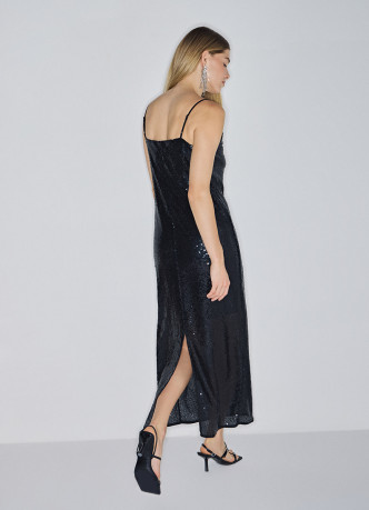 Платье на тонких бретелях с пайетками