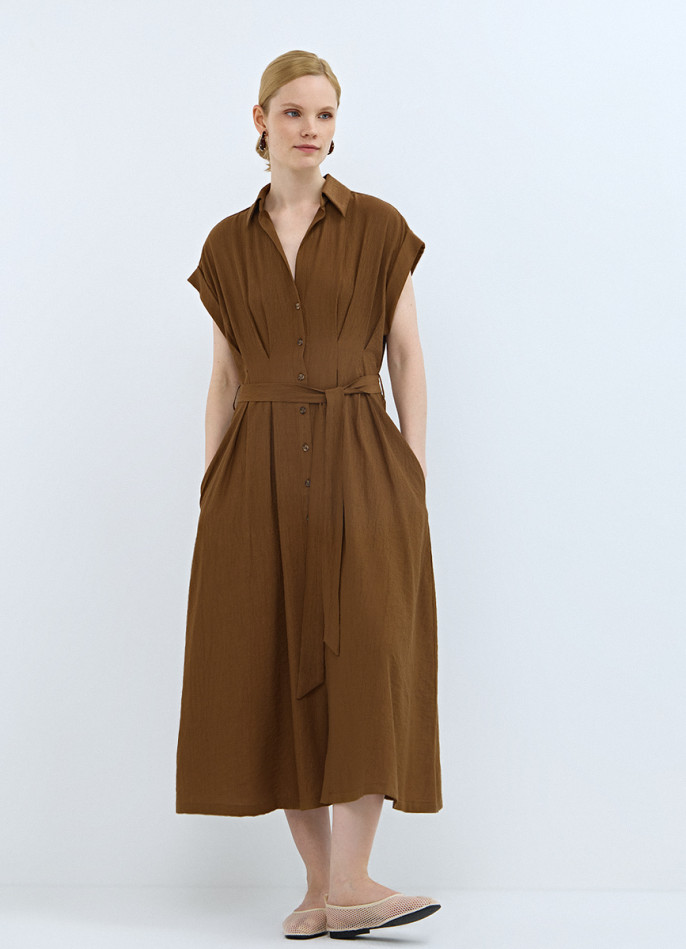 Приталенное платье-рубашка с ремнем