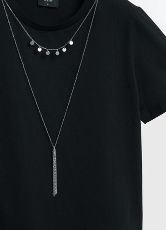 Футболка с ожерельем