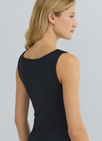 Топ с широкими бретелями