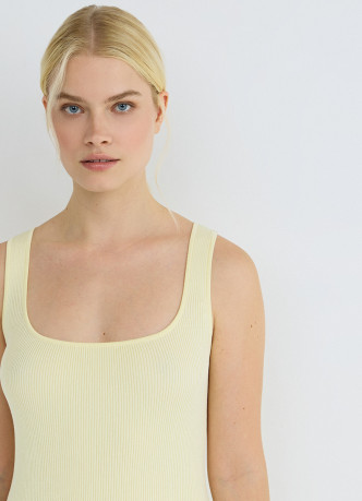 Платье в рубчик