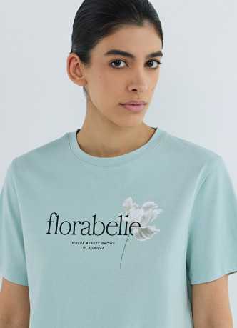 Футболка с цветочным принтом