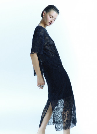 Полупрозрачная ажурная футболка