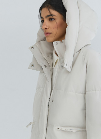 Утеплённая куртка с капюшоном