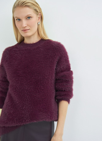 Джемпер из пушистой пряжи