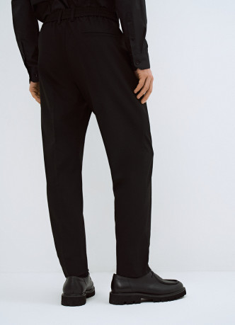 Прямые брюки с эластичным поясом