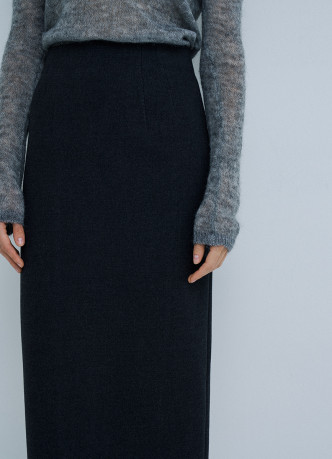 Прямая юбка миди