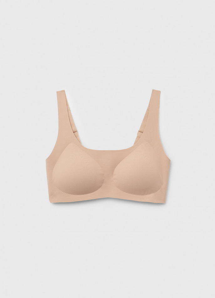 Бесшовный бюстгальтер с формованными чашками
