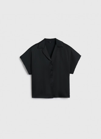 Сатиновая блузка с коротким рукавом