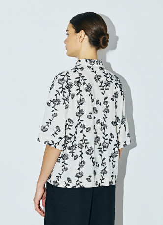 Рубашка с вышивкой