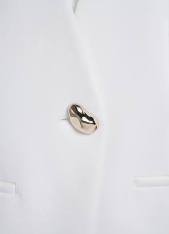 Однобортный жакет с цельнокроенным рукавом