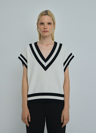 Вязаный жилет оверсайз с контрастной отделкой