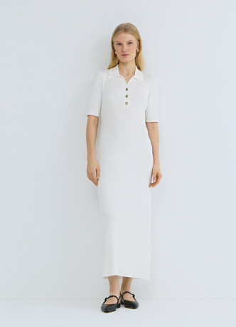 Платье в рубчик с воротником поло