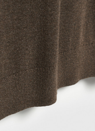 Джемпер с V-вырезом