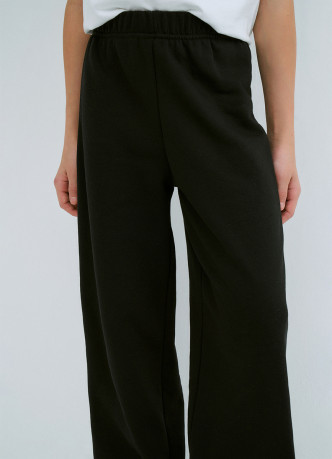 Широкие трикотажные брюки для девочек