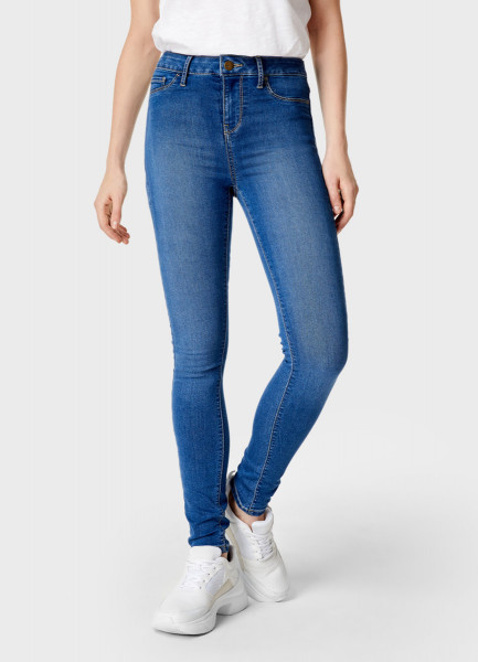 Узкие джинсы с высокой посадкой