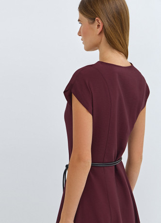 Платье миди с ремнем