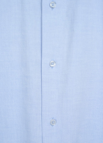 Рубашка из ткани шамбре