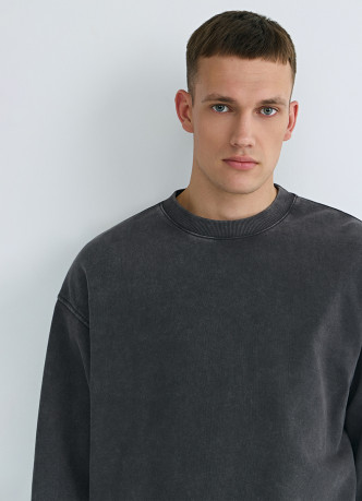 Свитшот с эффектом стирки