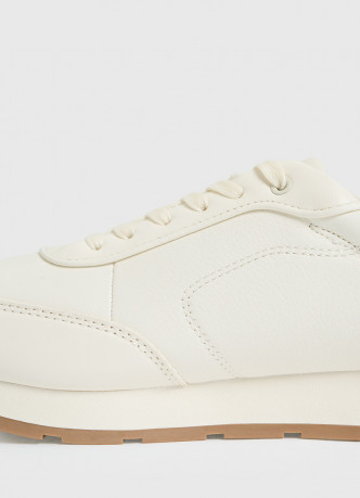 Кожаные кроссовки