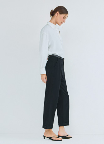 Чиносы с ремнём