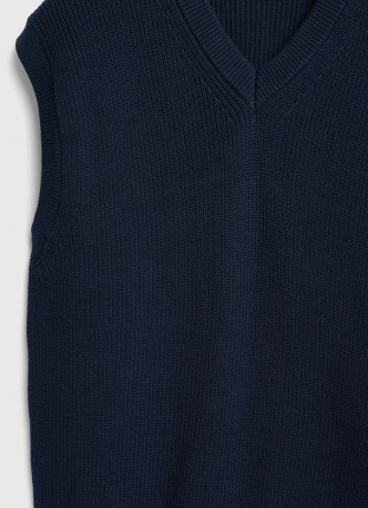 Вязаный жилет