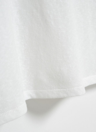 Футболка с V-образным вырезом